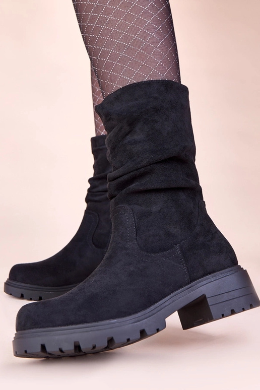 Čierne čižmy na platforme so záhybmi...