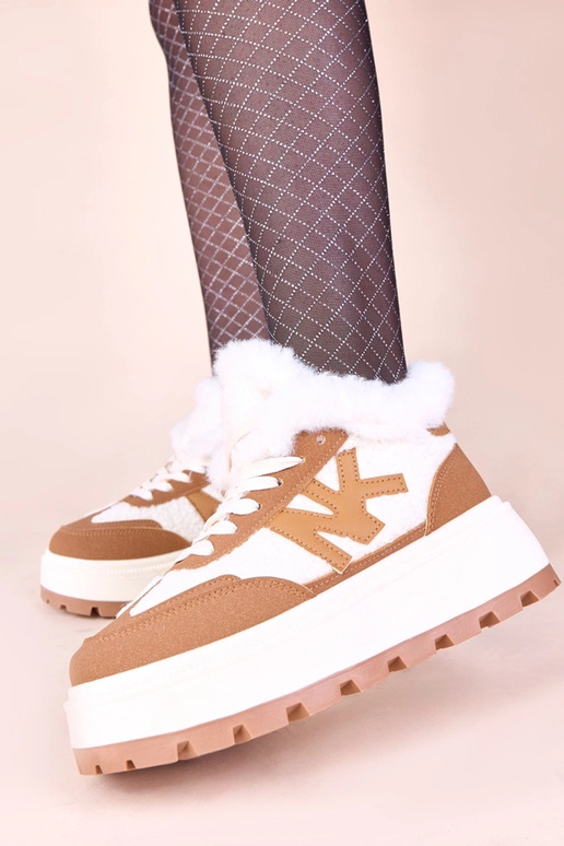 Hnedé športové topánky zateplené...