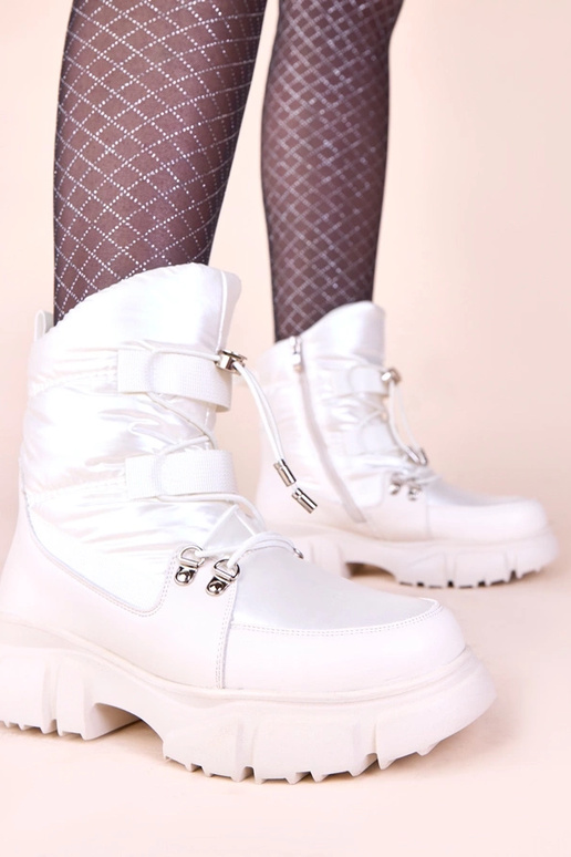 Biele snehové topánky s perleťovým...
