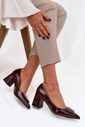 s lakovým efektom Topánky s podpätkami s ozdobami CzekoladoIne Isoline