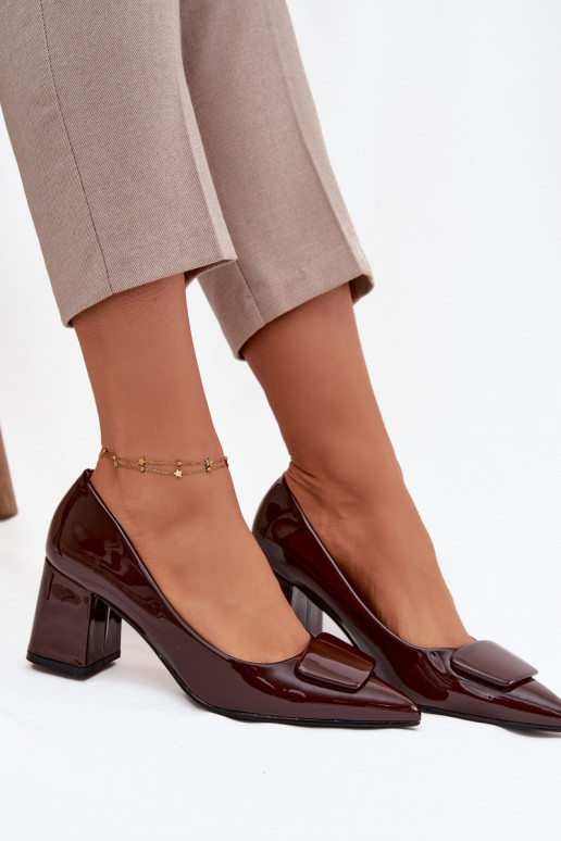 s lakovým efektom Topánky s podpätkami s ozdobami CzekoladoIne Isoline