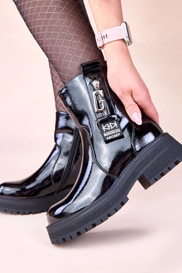 Čierne lakované čižmy s... 2