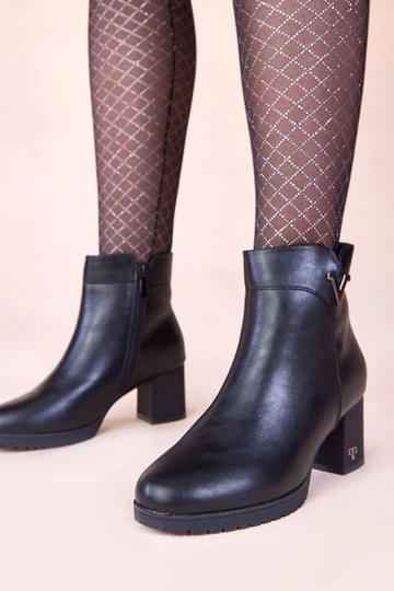 Čierne čižmy na podpätku s...