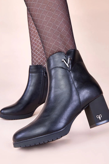 Čierne čižmy na podpätku s... 2