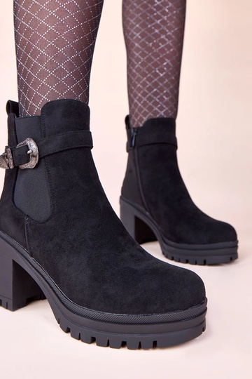 Čierne čižmy na podpätku s...