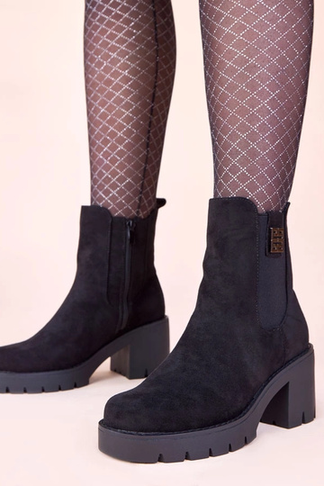 Čierne čižmy na podpätku s...