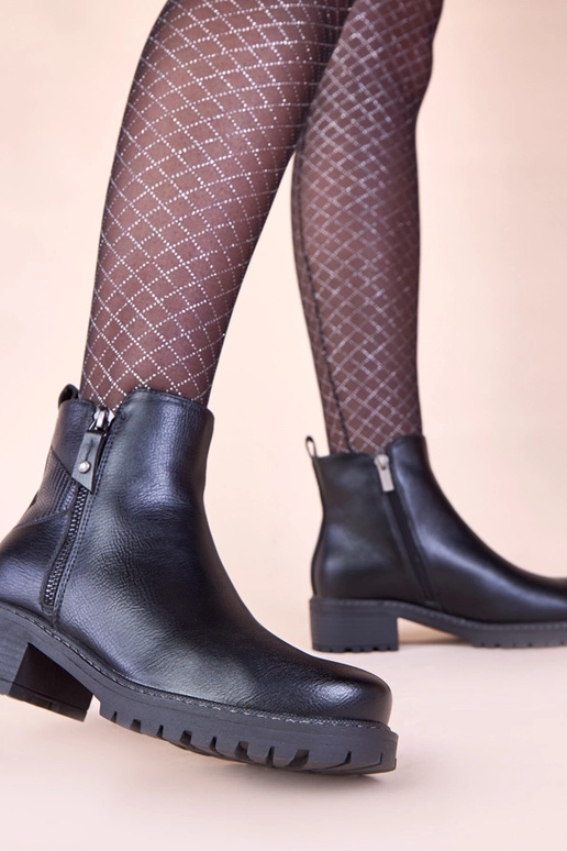 Čierne čižmy na jemnom podpätku s...