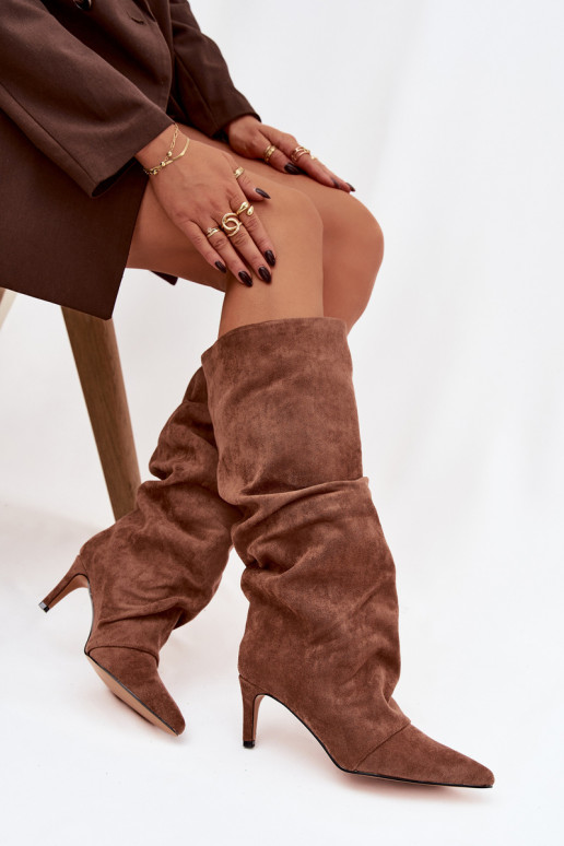 Pokrčené čižmy s tenkými podpätkamiz eko semišuu zahriať sa béžová Mávella