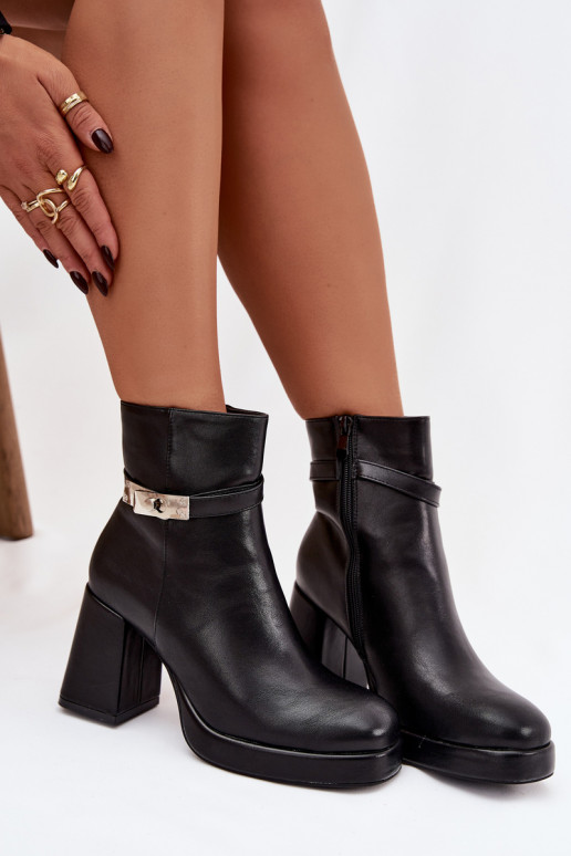 zahriať sa Dámske čižmy so zdobenými podpätkami čierna Giordina