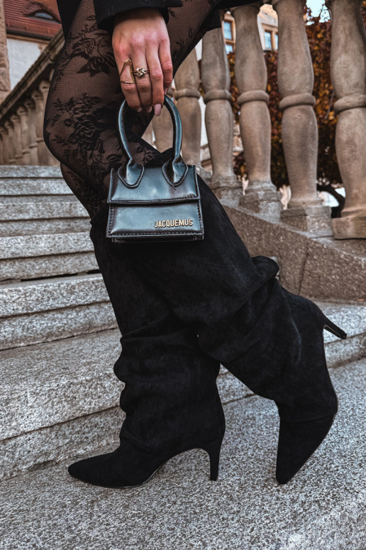 Čierne zvrásnené zateplené dlhé čižmy s tenkými podpätkami z umelej semišovej kože Tai turivella