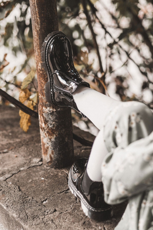 Detské oteplené čižmy s lakovým efektom, čierna farba Porky