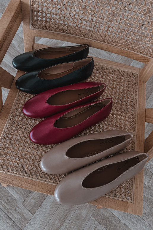 Dámske baleríny z eko kože s širokými podpätkami bordovej farby Olyssia