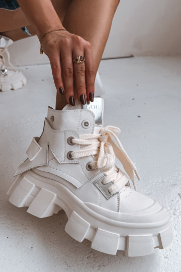 Kožené zahriať sa Športový štýl Čižmy GOE SS2N4055 biela farba