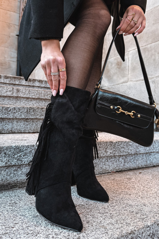 Dámske čižmy s třásňami zateplené čiernej farby Darlina