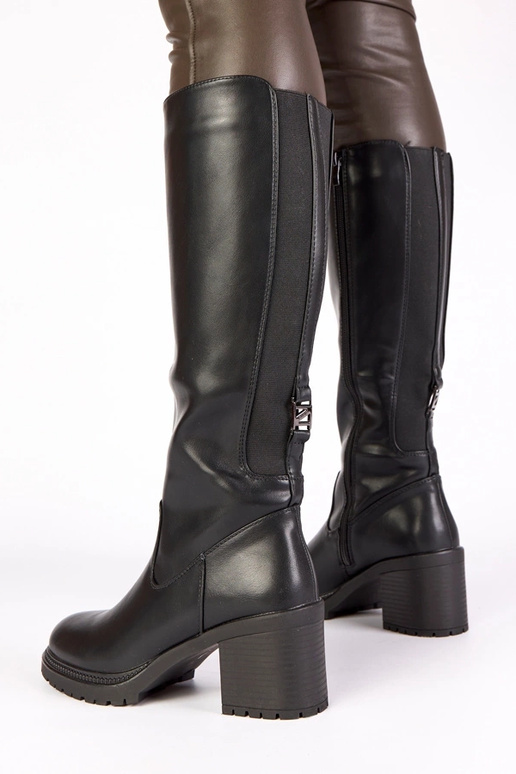 Čierne dlhé čižmy na podpätku Akija