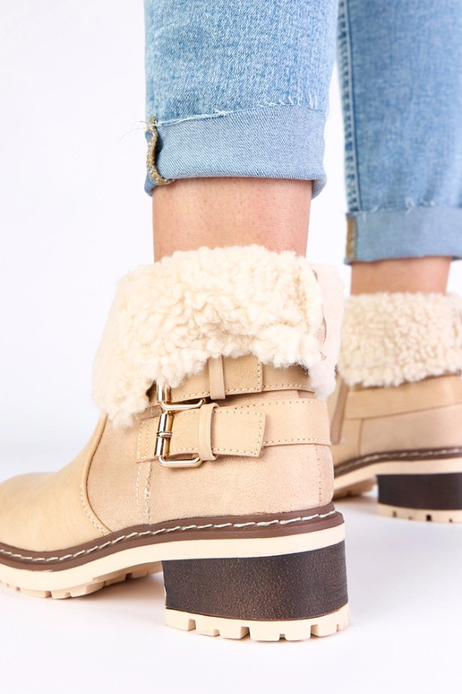 Pieskové čižmy na podpätku s ohybným...