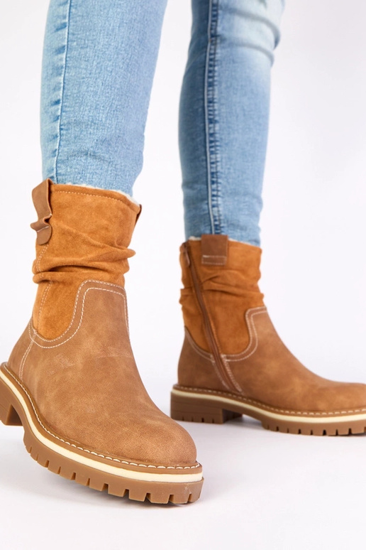 Hnedé teplé čižmy s riaseným zvrškom...