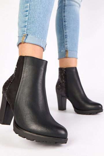 Čierne čižmy na podpätku s... 2