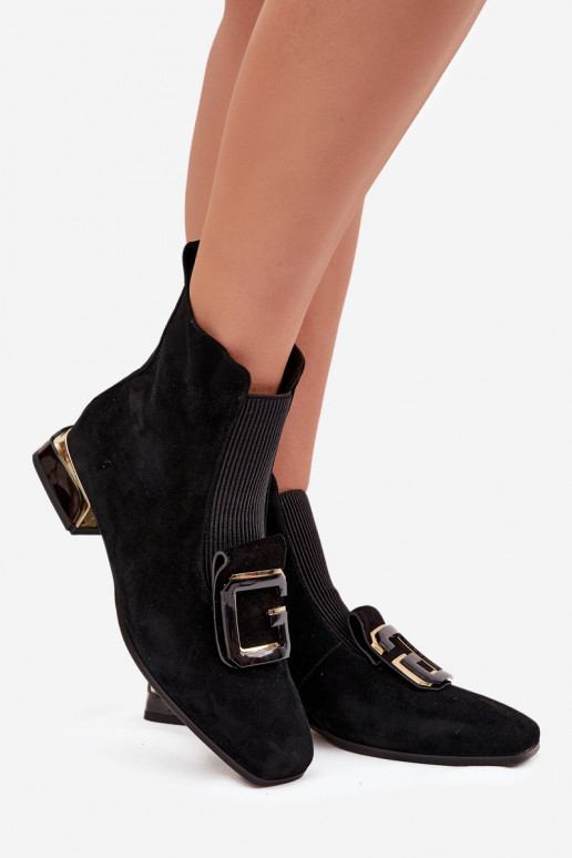 Dámske nízke čižmy z umelej semišovej kože s ornamentmi D&A MR52-217 čierna