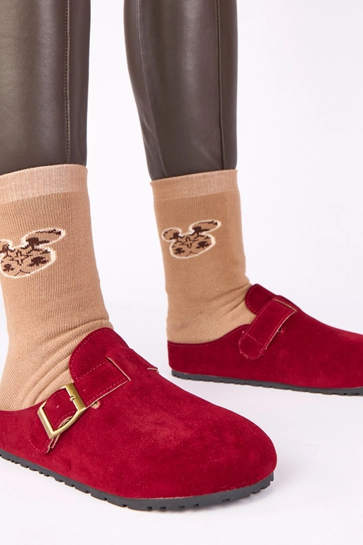 Bordové čižmy s dekoratívnou sponou...