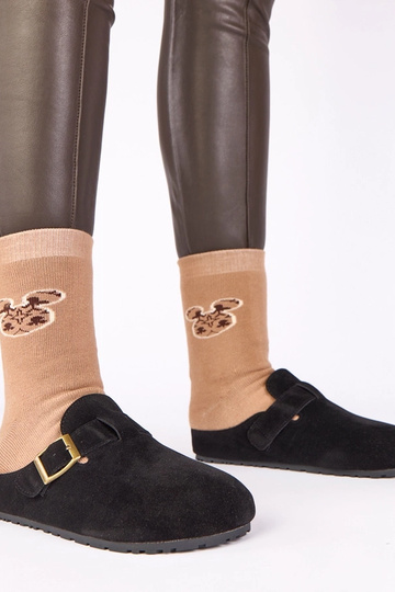 Čierne čižmy s dekoratívnou...