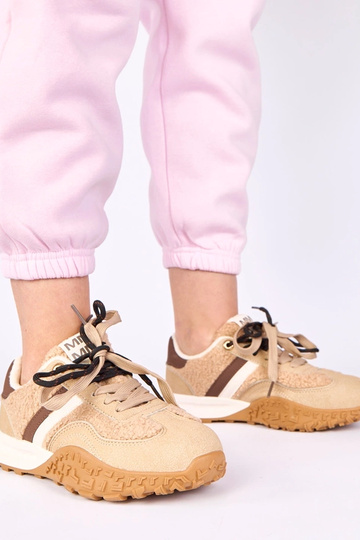 Pieskové športové topánky...