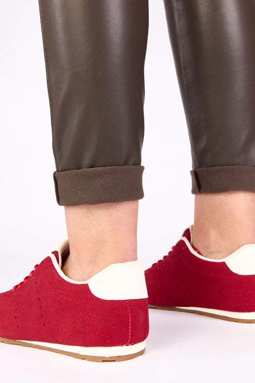 Červené športové topánky s bielym...