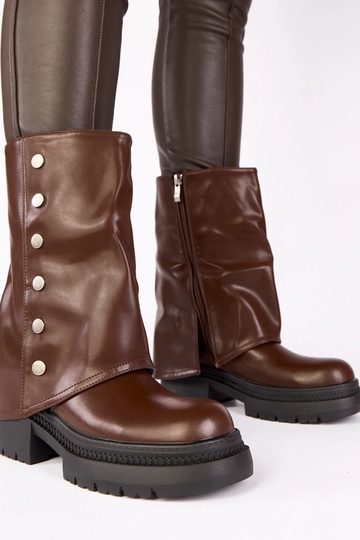 Čokoládové čižmy s ohnutým...