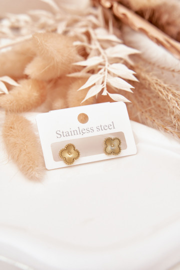 so štýlovými detailmii z nerezovej ocele zlatej farby 2