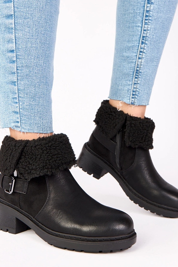 Čierne čižmy na opätku s... 2