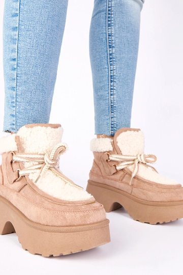 Tmavo pieskové snehové...