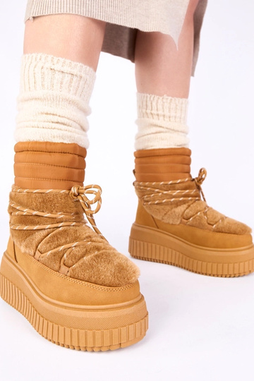 Hnedé snehové topánky na...