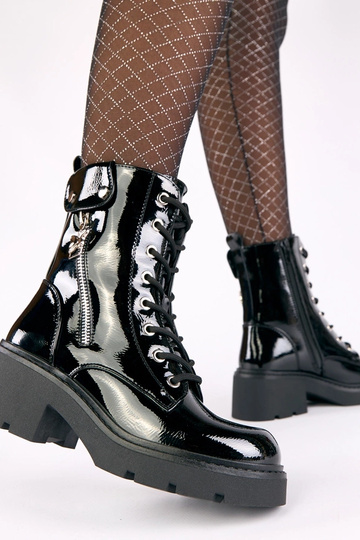 Čierne lakované kotníkové... 2