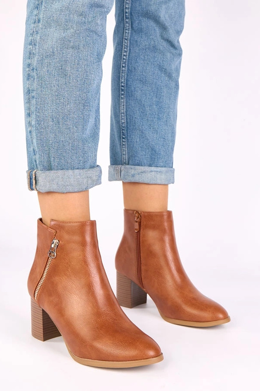 Hnedé klasické topánky na podpätku s...