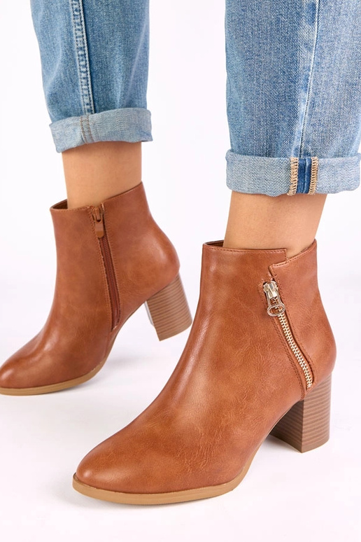 Hnedé klasické topánky na podpätku s...