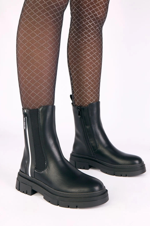 Čierne topánky na platforme s...