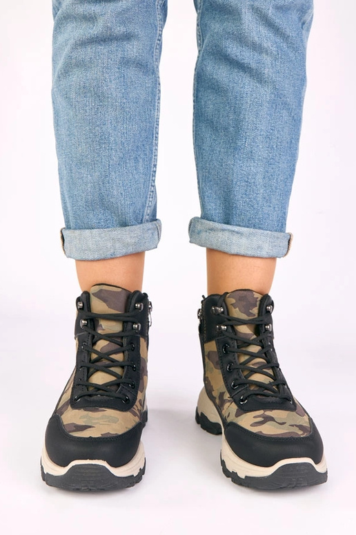 Čierne tenisky na platforme s...