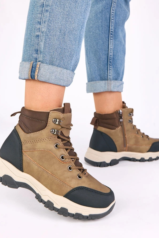 Tmavohnedé tenisky na platforme Briana