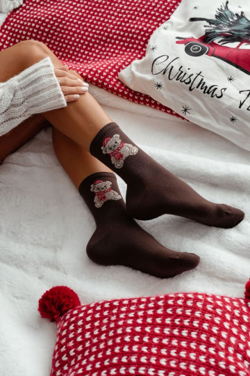 Dámske vianočné ponožky s medvedíkmi „Santa Claus" v čokoládovej farbe