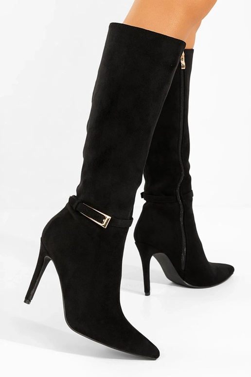 Čierne dlhé čižmy na tenkom podpätku...