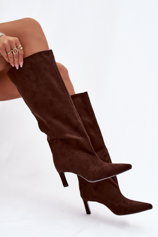 Dámske dlhé čižmy z umelého semišu, nazúvacieho typu s tenkými podpätkami, čokoládovej farby Phelin
