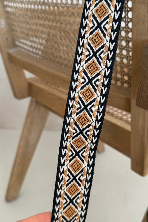 Málá kabelka so zdobenými podpätkami Big Star OO574091 čierna