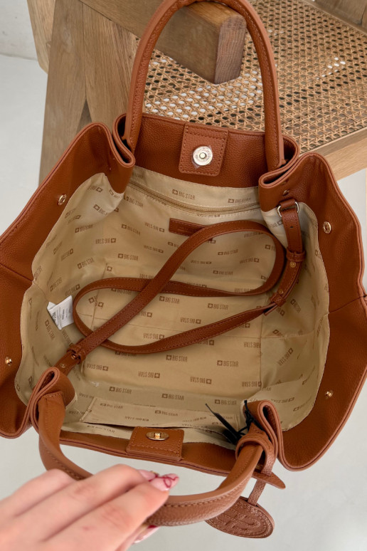 Dámska kabelka Zapnutékupujúci z eko kože Big Star SS574004 Hnedá farba