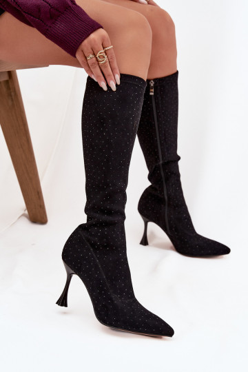 Dámske vysoké čižmy s tenkými podpätkami a dekoráciou D&A JC52-883 čierna
