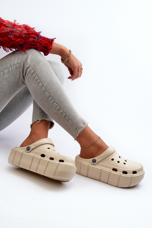 Ľahké papuče Dámske papuče s platformou béžová Itubia