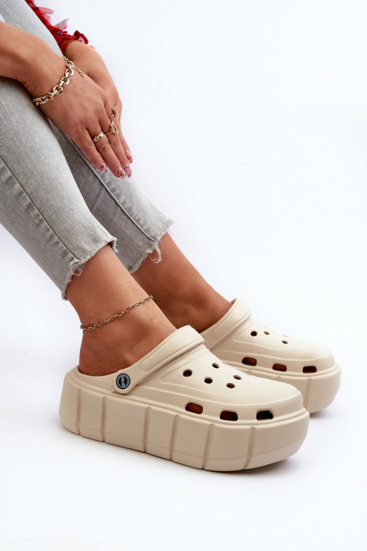 Ľahké papuče Dámske papuče s platformou béžová Itubia