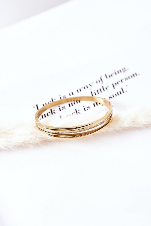 Oceľový náramok s trblietavými otvormi zlatej farby