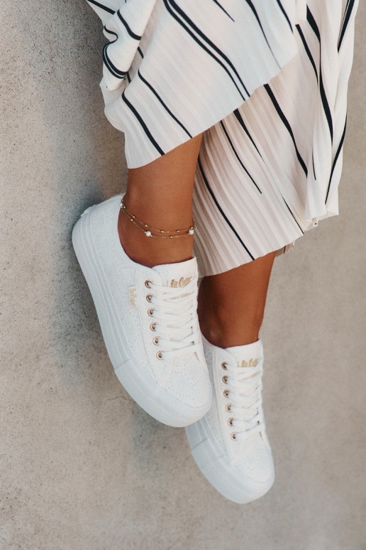 Bežná obuv s čipkou Lee Cooper LCIN-25-31-3438L biela farba