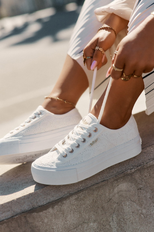 Bežná obuv s čipkou Lee Cooper LCIN-25-31-3438L biela farba