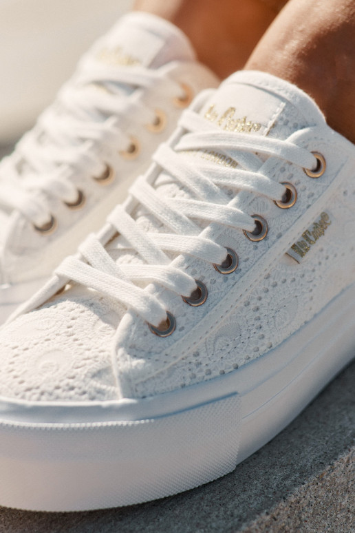 Bežná obuv s čipkou Lee Cooper LCIN-25-31-3438L biela farba